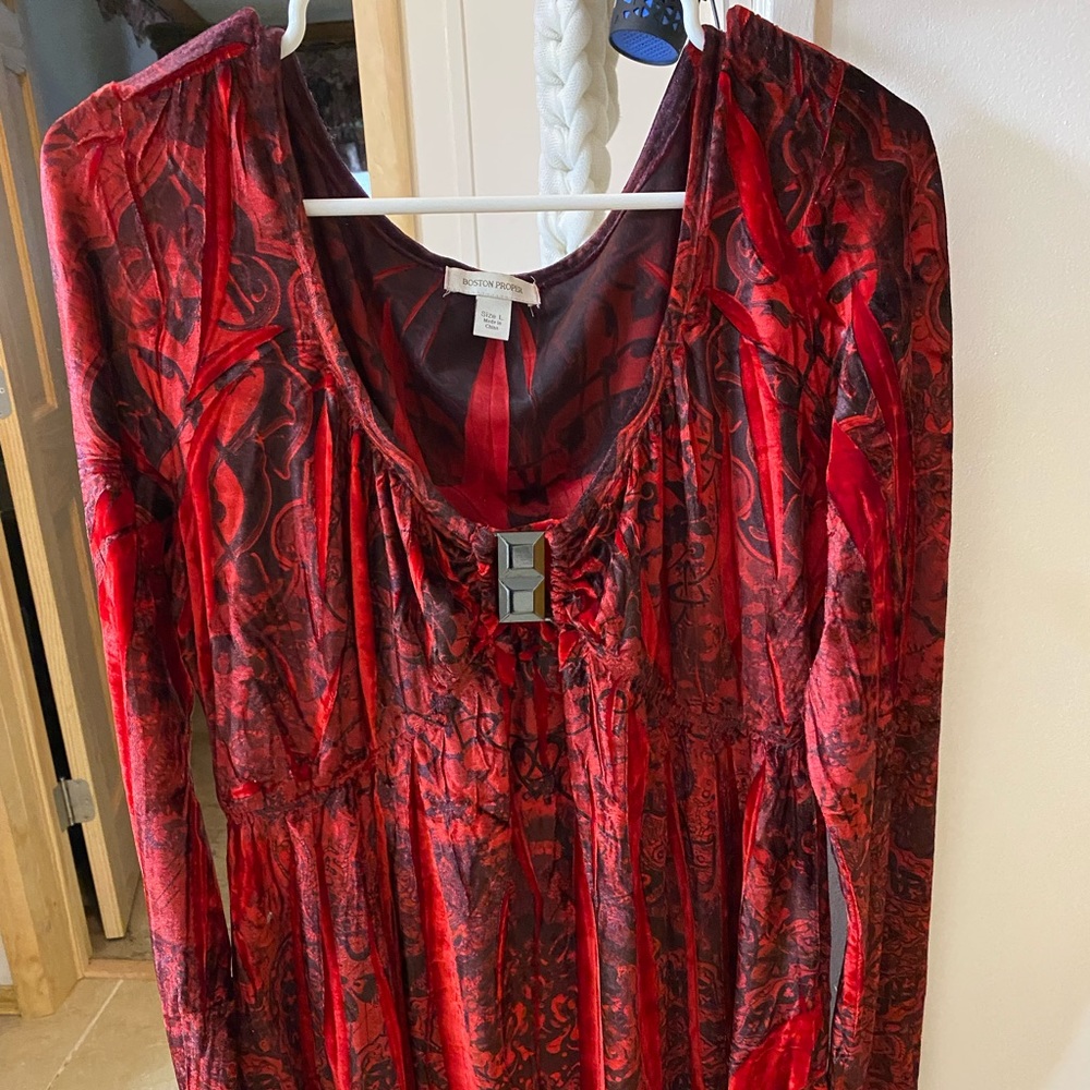 Woman’s top velvet soft!